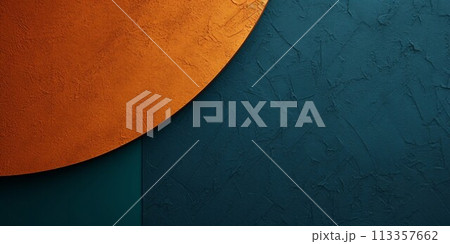 秋冬用の抽象横長バナー。緑とマリンブルーの幾何学的な背景にオレンジの円の一部。AI生成画像 秋冬用の抽象横長バナー。緑とマリンブルーの幾何学的な背景にオレンジの円の一部。AI生成画像 113357662