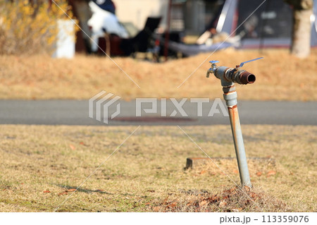 キャンプサイトにあった水道 113359076