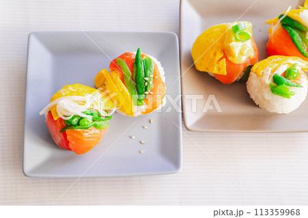 スモークサーモンのてまり寿司 113359968