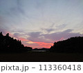 曇り空　ピンクの夕暮れ 113360418