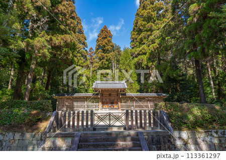 京都市左京区　第九十一代後宇多天皇　蓮華峯寺陵 113361297