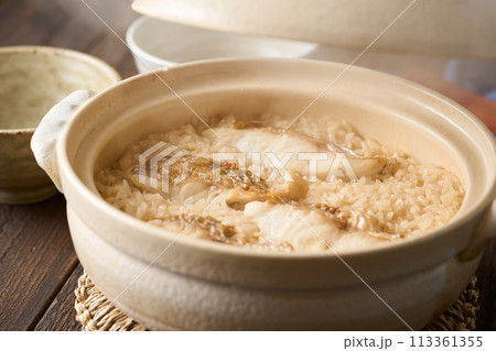 土鍋で炊いた鯛めし 113361355