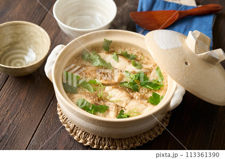 土鍋で炊いた鯛めし 土鍋で炊いた鯛めし 113361390