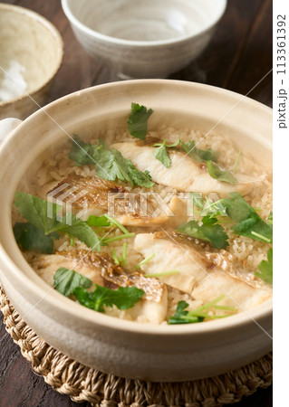 土鍋で炊いた鯛めし 113361392