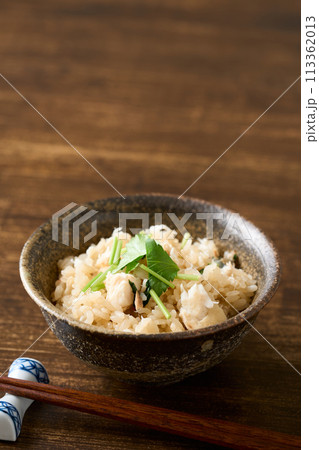 茶碗に盛り付けた鯛めし 茶碗に盛り付けた鯛めし 113362013