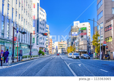 横浜市港南区の都市風景　上大岡駅　鎌倉街道 113363065