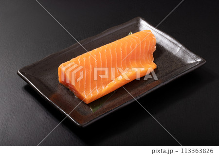 ［チリ産］生食用　トラウトサーモン　柵　（養殖） 113363826