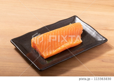 ［チリ産］生食用　トラウトサーモン　柵　（養殖） 113363830