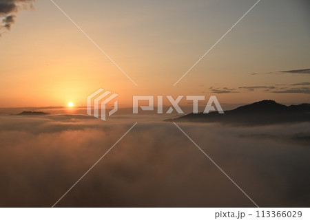 鎌倉山の雲海、茂木、栃木県 113366029