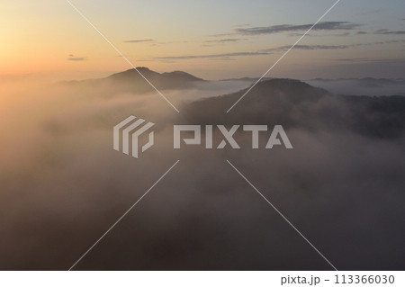 鎌倉山の雲海、茂木、栃木県 113366030