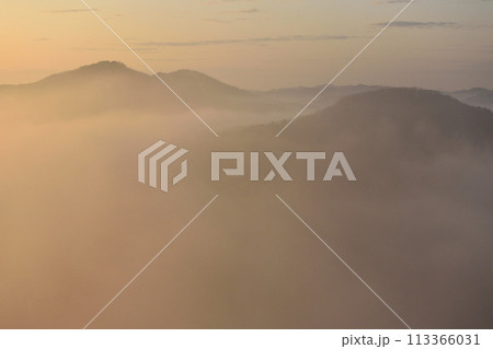 鎌倉山の雲海、茂木、栃木県 鎌倉山の雲海、茂木、栃木県 113366031