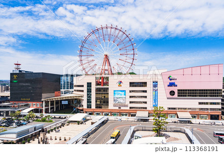 鹿児島中央駅 と 駅前 の 商業施設 【 鹿児島市 の 繁華街 の イメージ 】 113368191