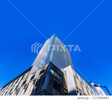 東京ミッドタウン八重洲 は 東京駅 八重洲口 の 大規模 複合 商業施設 【 東京都 の 風景 】 113368861