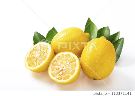 白バックのレモン 113371141