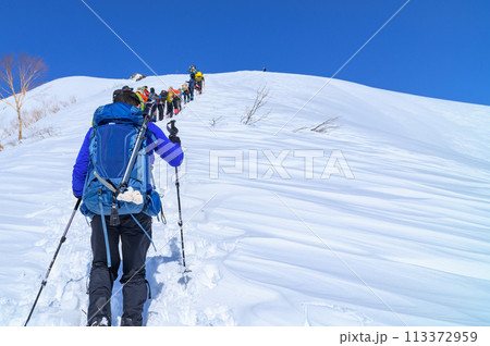(群馬県)厳冬の谷川岳・混雑する天神尾根 (群馬県)厳冬の谷川岳・混雑する天神尾根 113372959