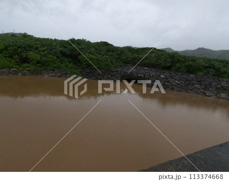 川に赤土流出、環境問題 川に赤土流出、環境問題 113374668