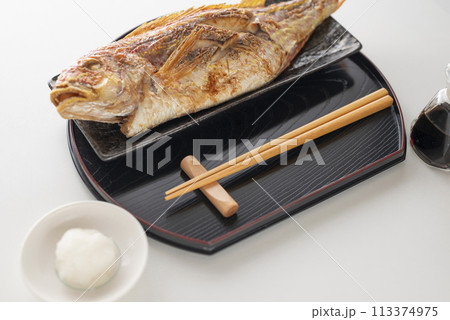 一匹丸ごとイトヨリダイ塩焼き 113374975