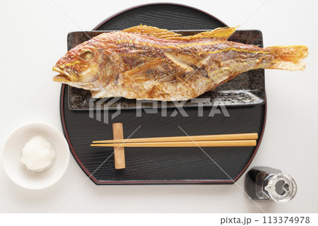 一匹丸ごとイトヨリダイ塩焼き 113374978