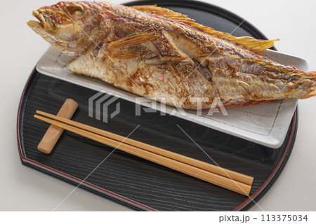一匹丸ごとイトヨリダイの塩焼き 一匹丸ごとイトヨリダイの塩焼き 113375034