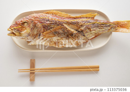 一匹丸ごとイトヨリダイの塩焼き 113375036
