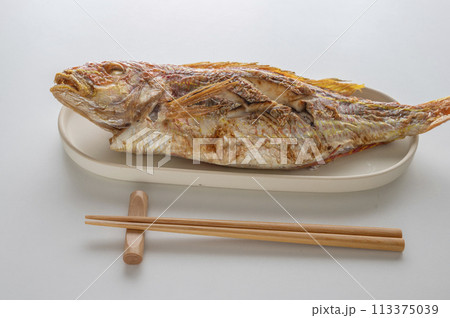 一匹丸ごとイトヨリダイの塩焼き 一匹丸ごとイトヨリダイの塩焼き 113375039