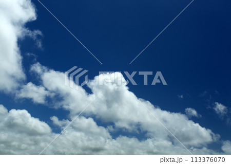 青い空と白い雲 113376070