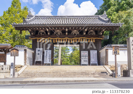 御香宮神社　表門（京都市伏見区） 113378230