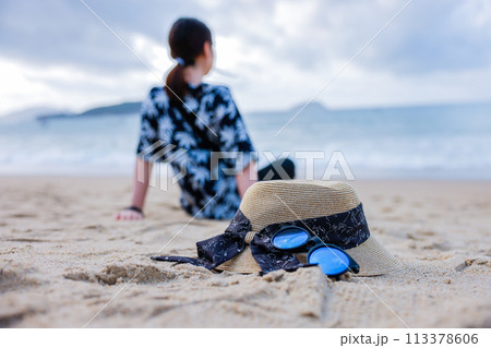 バカンスする女性 バカンスする女性 113378606