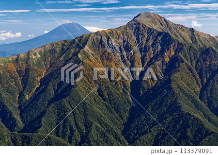 南アルプス・仙丈ヶ岳から見る富士山と北岳の写真素材 [113379091] - PIXTA