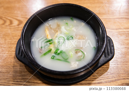 Doganitang, a traditional Korean food made by boiling beef knee cartilage and eating it in an earthenware bowl Doganitang, a traditional Korean food made by boiling beef knee cartilage and eating it in an earthenware bowl 113380088