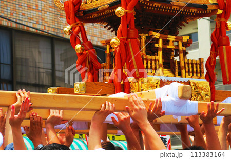 千葉県浦安市の例大祭の浦安三社祭の風景 113383164