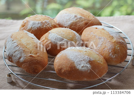 手作りパン 113384706