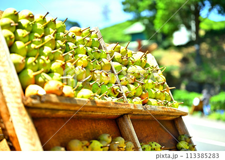 スリランカのヌワラ・エリヤ近郊の野菜市場 113385283