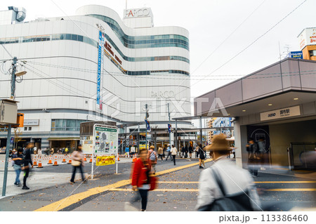東京都　映画の街　京王線調布駅前 113386460