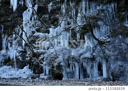 秩父市大滝三十槌の氷柱 秩父市大滝三十槌の氷柱 113388839