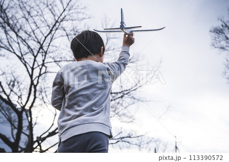 公園の子供 公園の子供 113390572