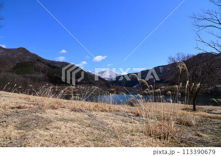 春の早池峰ダム 113390679