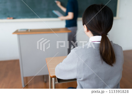 学校での授業のイメージ 113391828