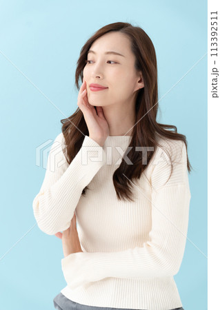 ミドル女性　ポートレート 113392511