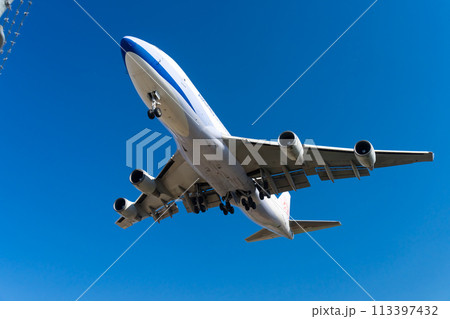 着陸する旅客機 B747 2024 着陸する旅客機 B747 2024 113397432