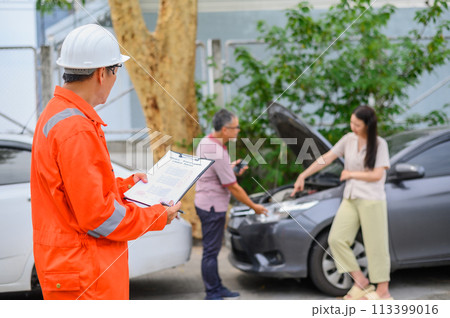 male insurance officer came to help inspect a customer's car that had an accident. Concept for vehicle crash, insurance claim. 113399016