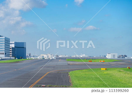 空港 飛行機 羽田空港 離陸 航空会社 エンジン ブレーキ 午前 明るい 管制塔 ターミナル 空港 飛行機 羽田空港 離陸 航空会社 エンジン ブレーキ 午前 明るい 管制塔 ターミナル 113399260