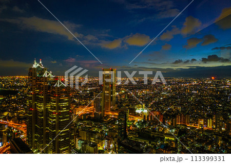 東京都庁舎の展望台から見える東京の夜景 113399331