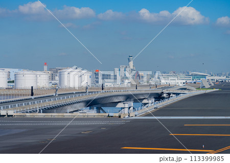 空港 飛行機 羽田空港 エンジン 午前 明るい 管制塔 ターミナル 三愛オブリ 燃料タンク タンカー 空港 飛行機 羽田空港 エンジン 午前 明るい 管制塔 ターミナル 三愛オブリ 燃料タンク タンカー 113399985
