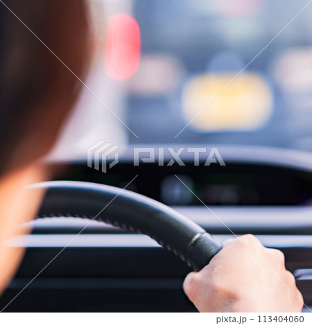 ライドシェア が 解禁 され 一般 ドライバー が 自家用車 で タクシー不足 を補う 113404060