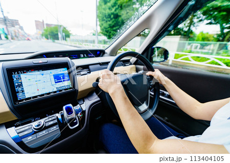 ライドシェア が 解禁 され 一般 ドライバー が 自家用車 で タクシー不足 を補う 113404105