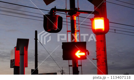 踏切のある風景 113407118