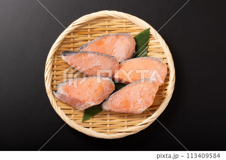 冷凍 塩銀さけ (チリ産 養殖)(宮城県加工) 冷凍 塩銀さけ (チリ産 養殖)(宮城県加工) 113409584