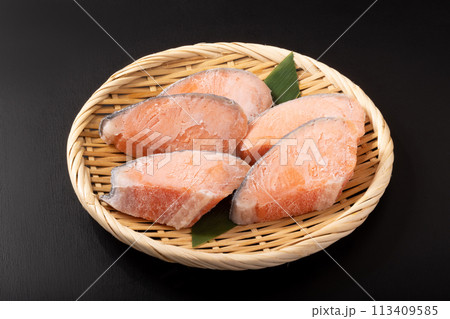 冷凍　塩銀さけ　（チリ産　養殖）（宮城県加工） 113409585