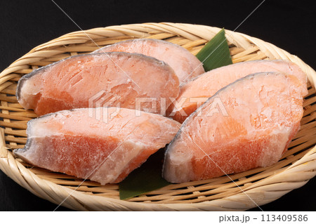 冷凍　塩銀さけ　（チリ産　養殖）（宮城県加工） 113409586